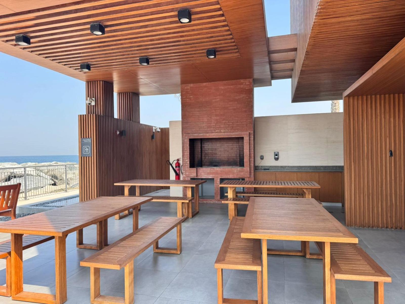Spacious 1 Bed In La - 1 Min To The Appartement Dubai